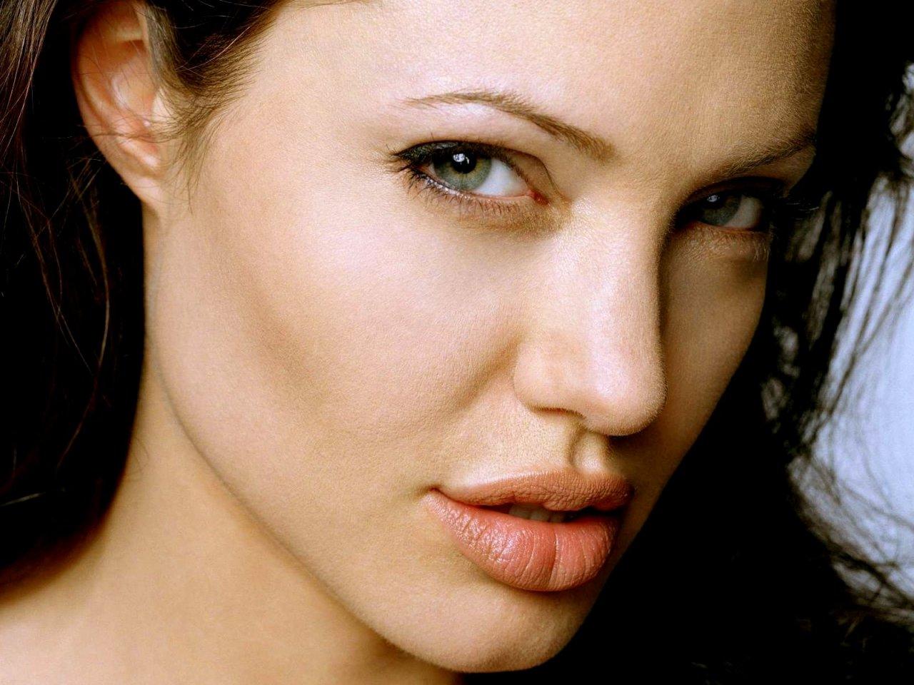 Angelina Jolie wallpaper №798.