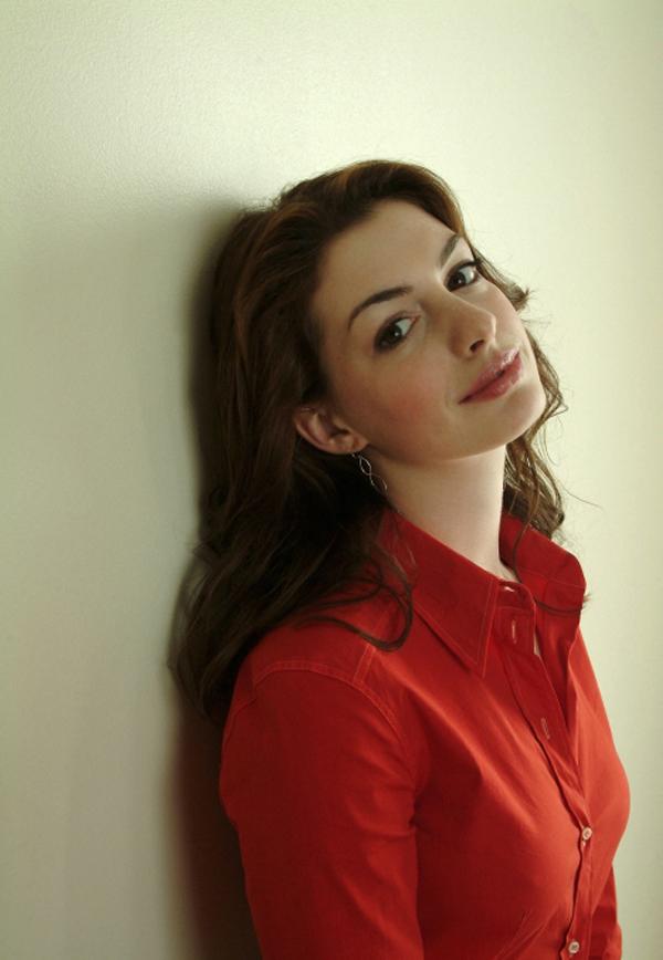 Anne Hathaway wallpaper №28090.