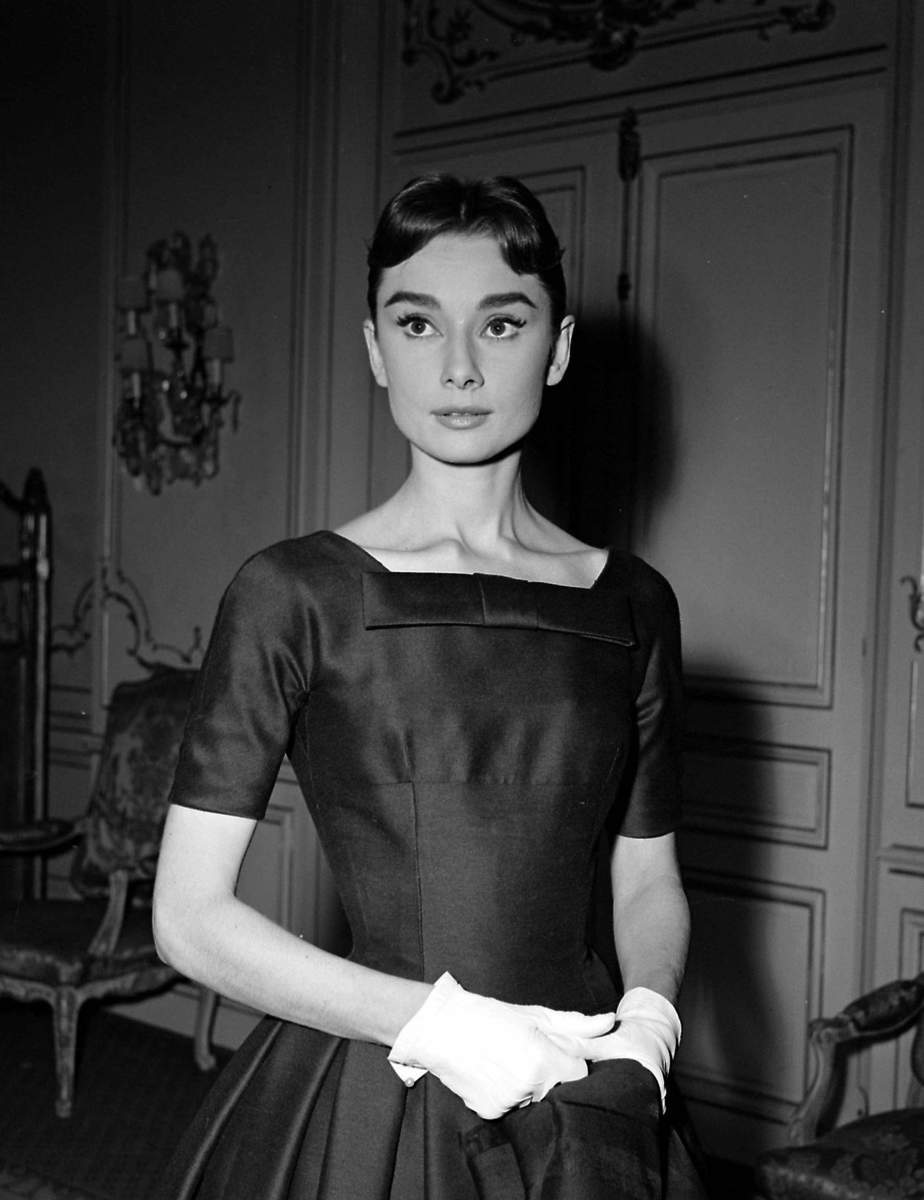 Audrey Hepburn wallpaper №11015.