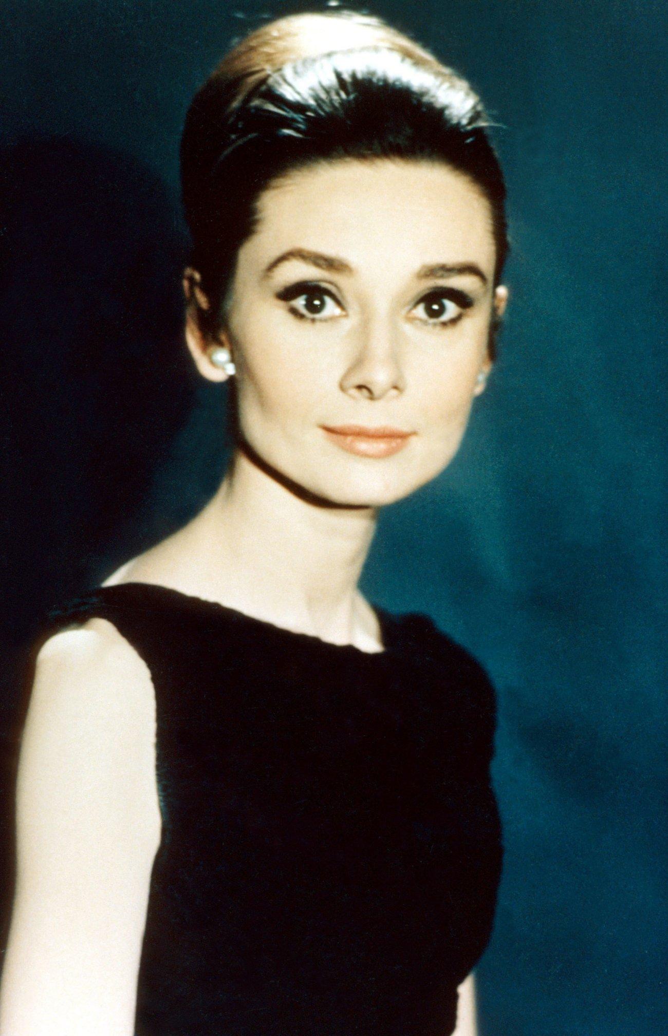 Audrey Hepburn wallpaper №11170.
