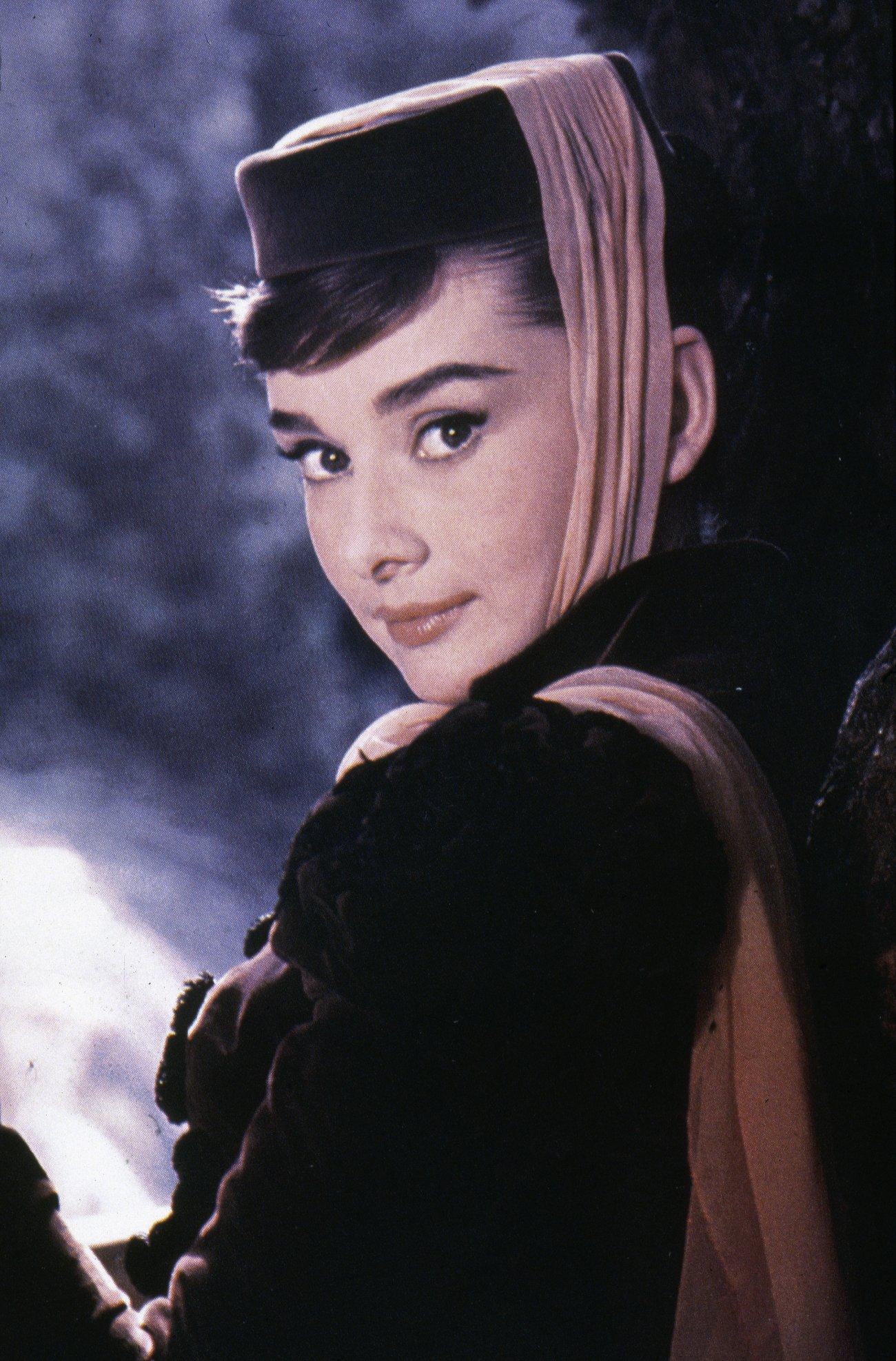 Audrey Hepburn wallpaper №11059.