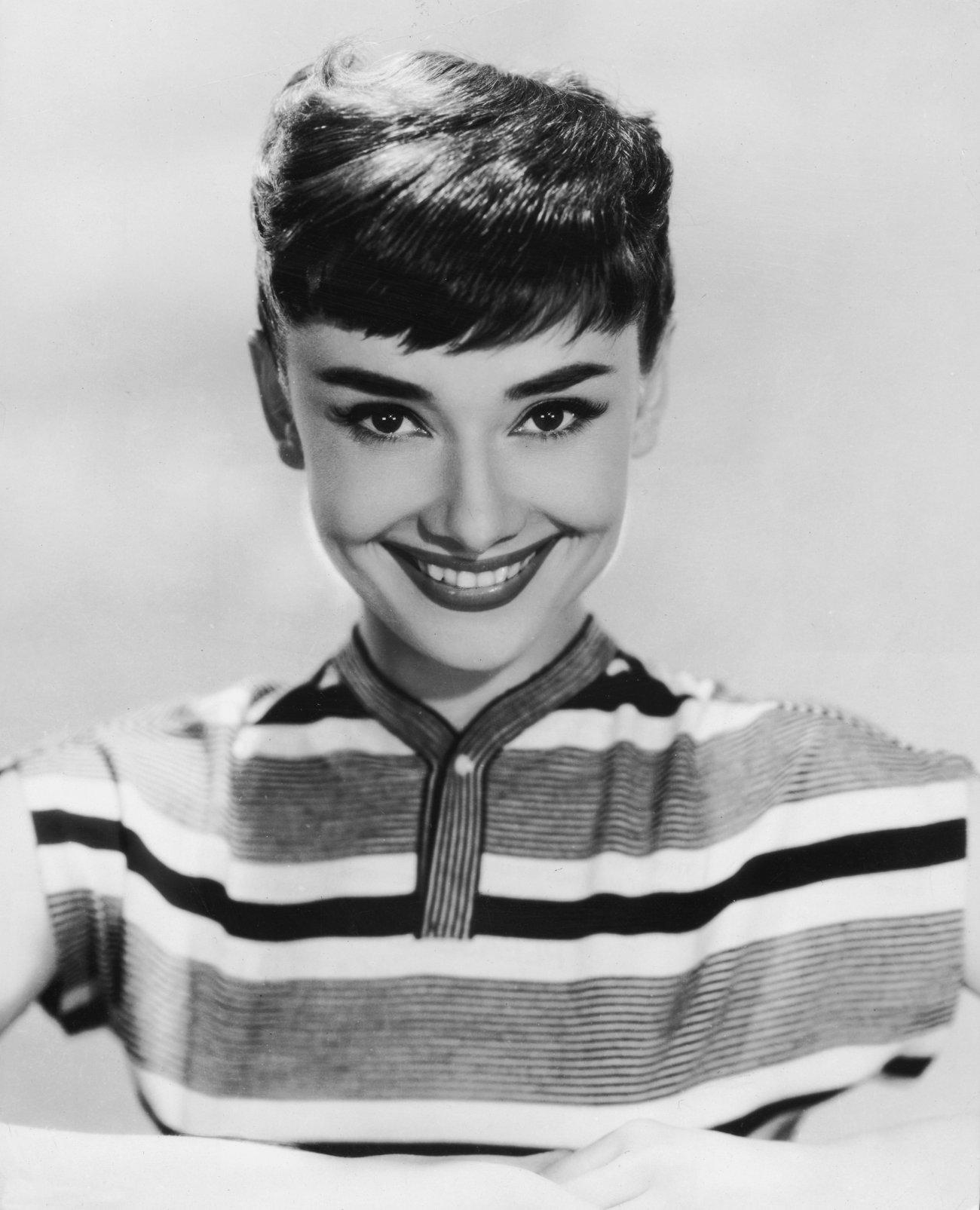 Audrey Hepburn wallpaper №10989.