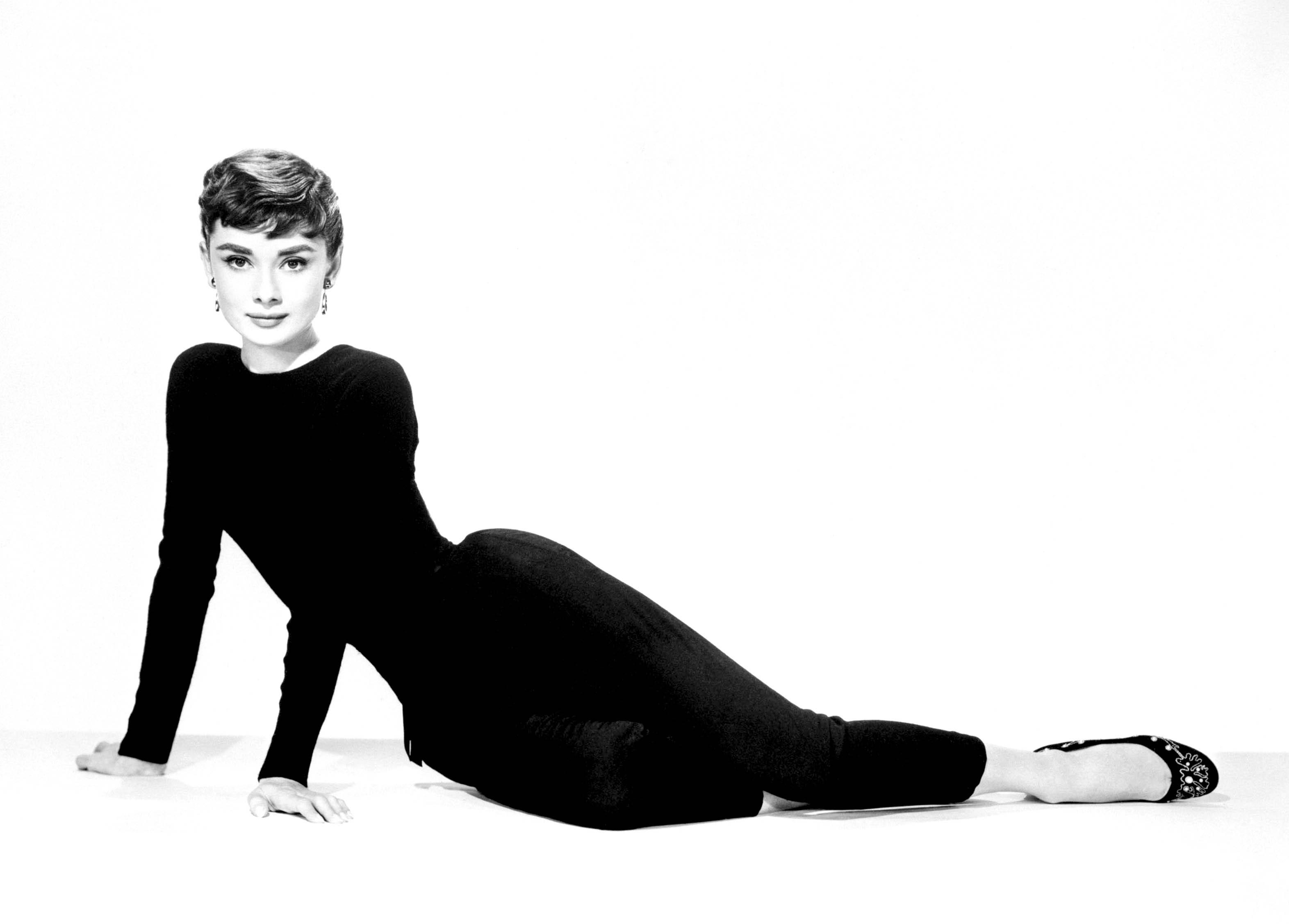 Audrey Hepburn wallpaper №10975.