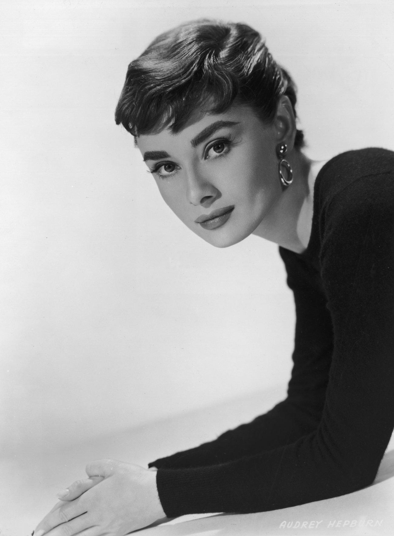 Audrey Hepburn wallpaper №10988.