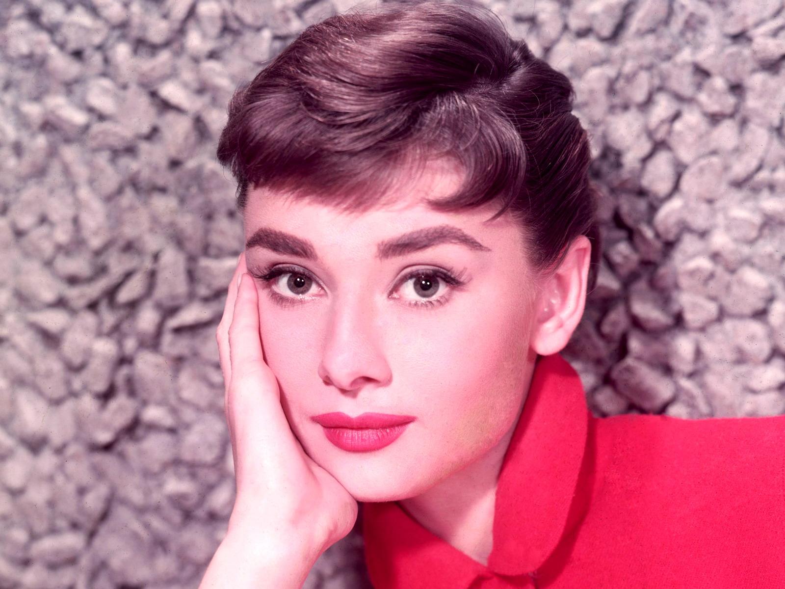 Audrey Hepburn wallpaper №2523.